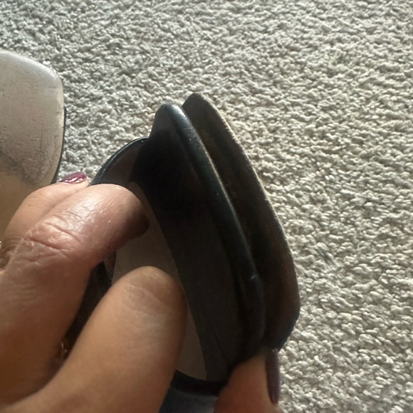 - Gucci shoes - Picture 3 of 5